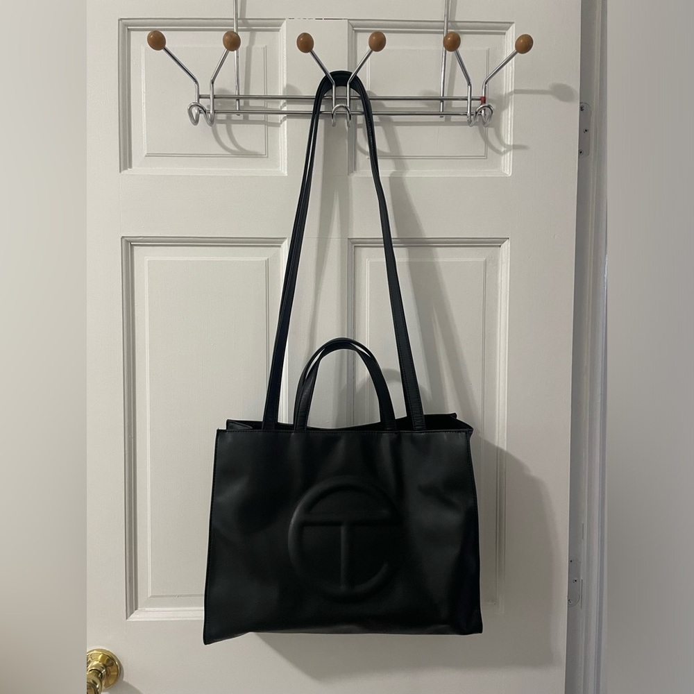 Telfar Medium Shopping bag in Black.